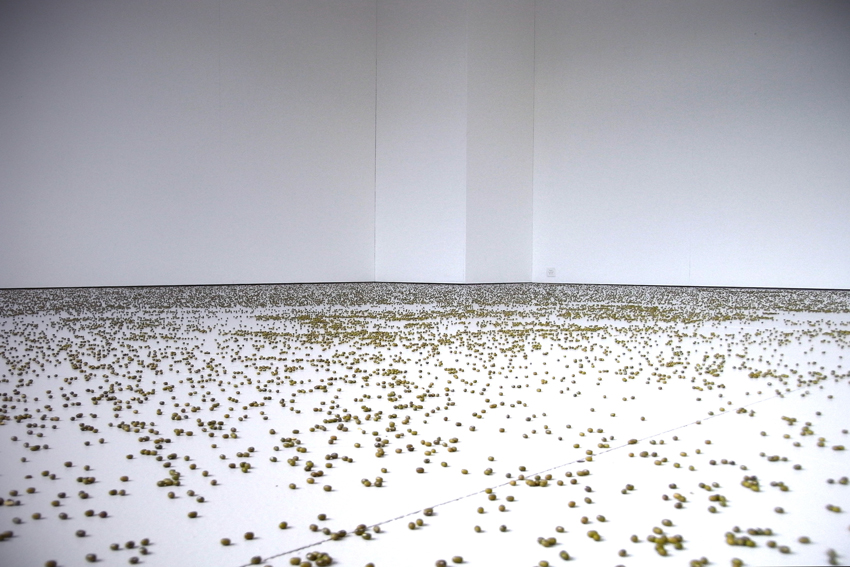 Mio Chareteau Performance Art